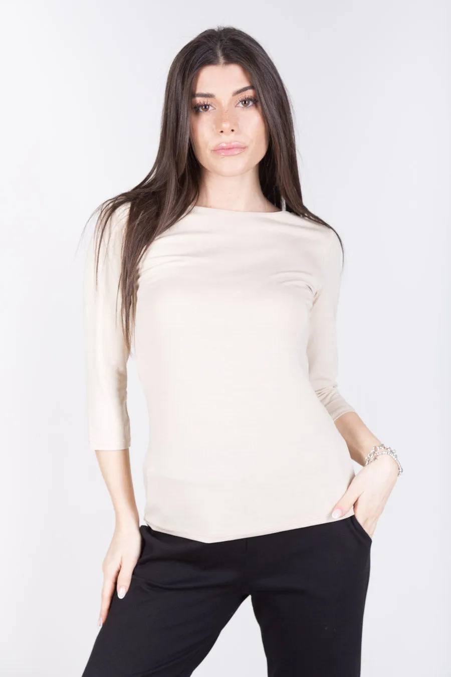 Elegant three-quarter sleeve fitted top wholesale