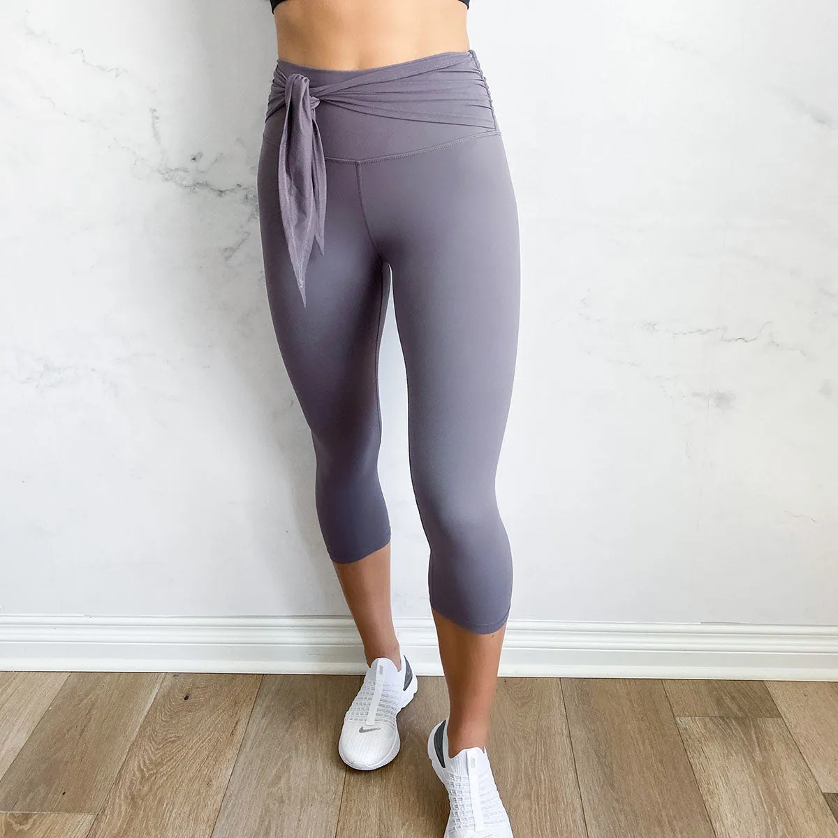High Tied Capri Leggings