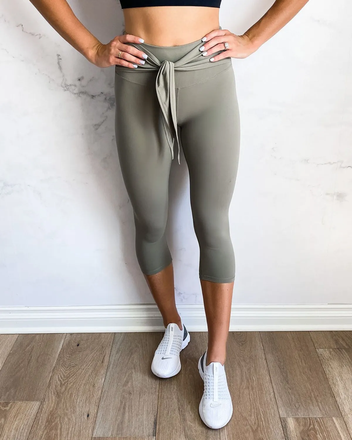 High Tied Capri Leggings