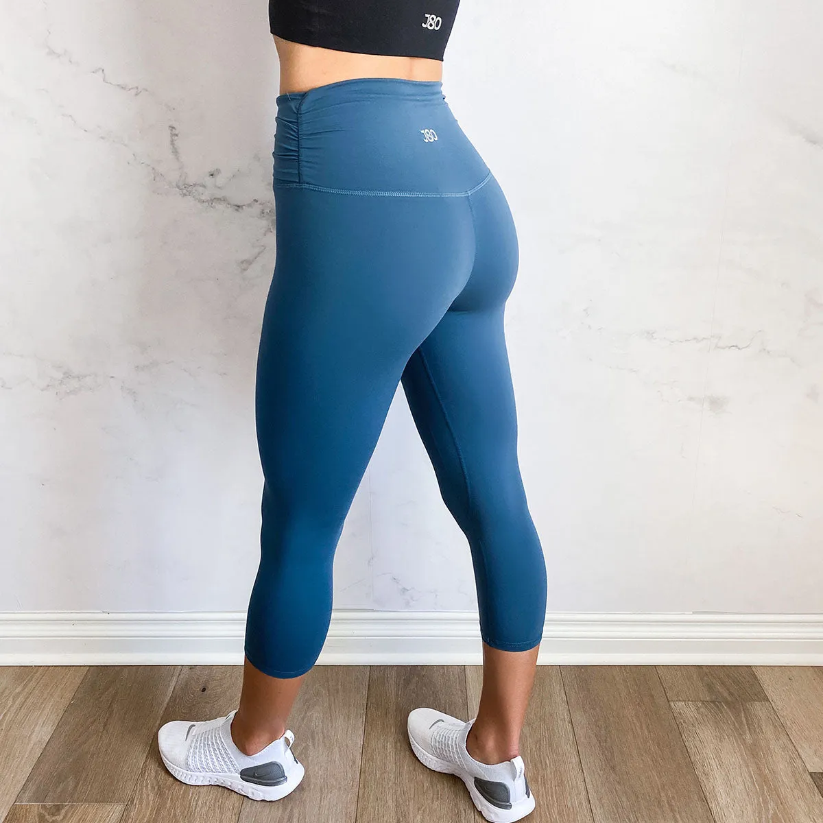 High Tied Capri Leggings