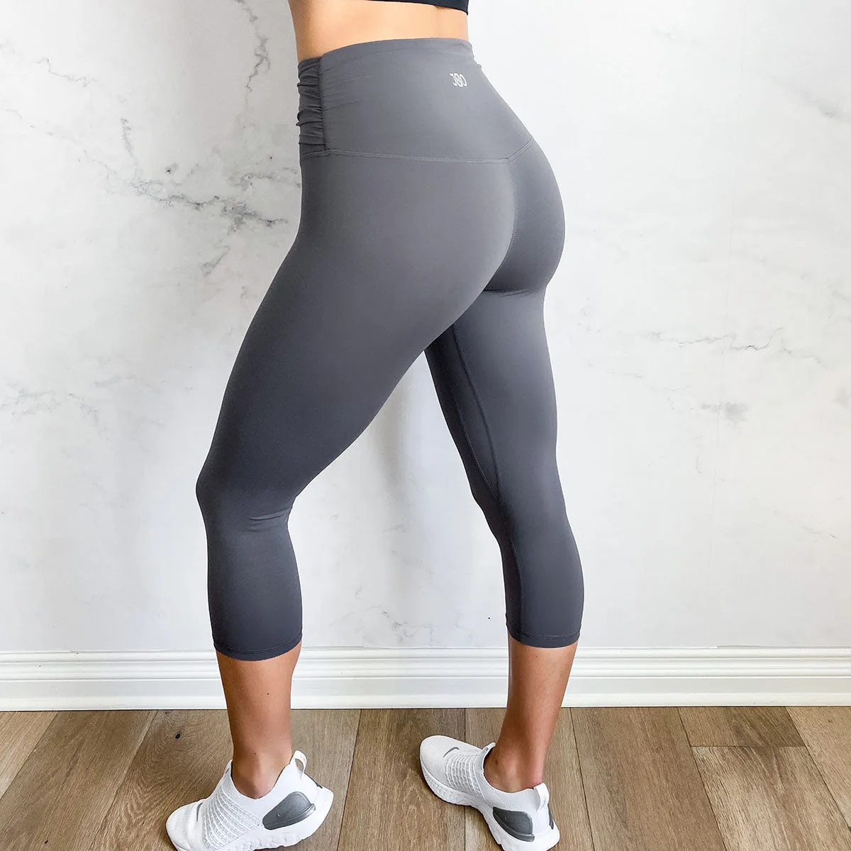 High Tied Capri Leggings