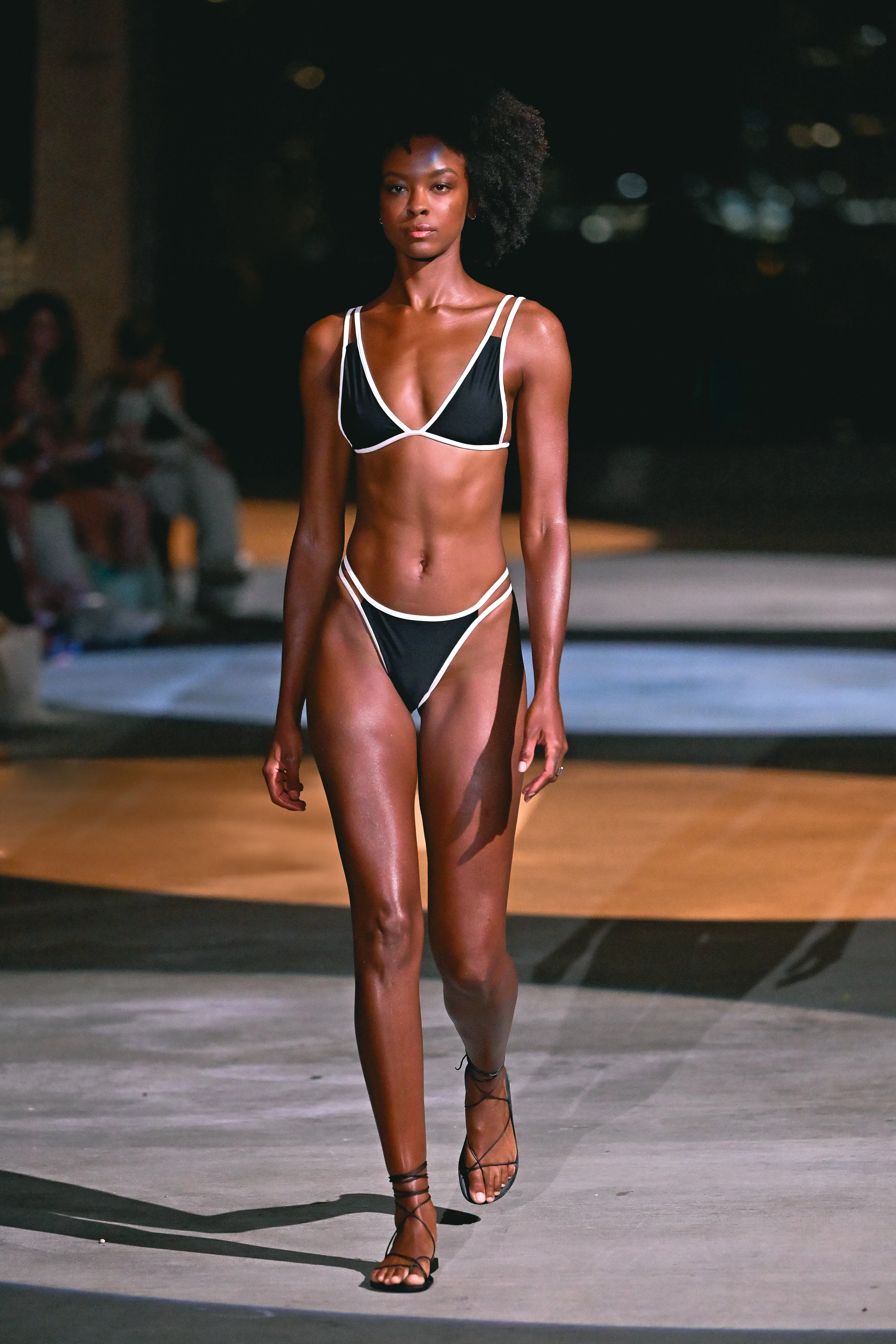 LEON PIPED TOP - RESORT 2025