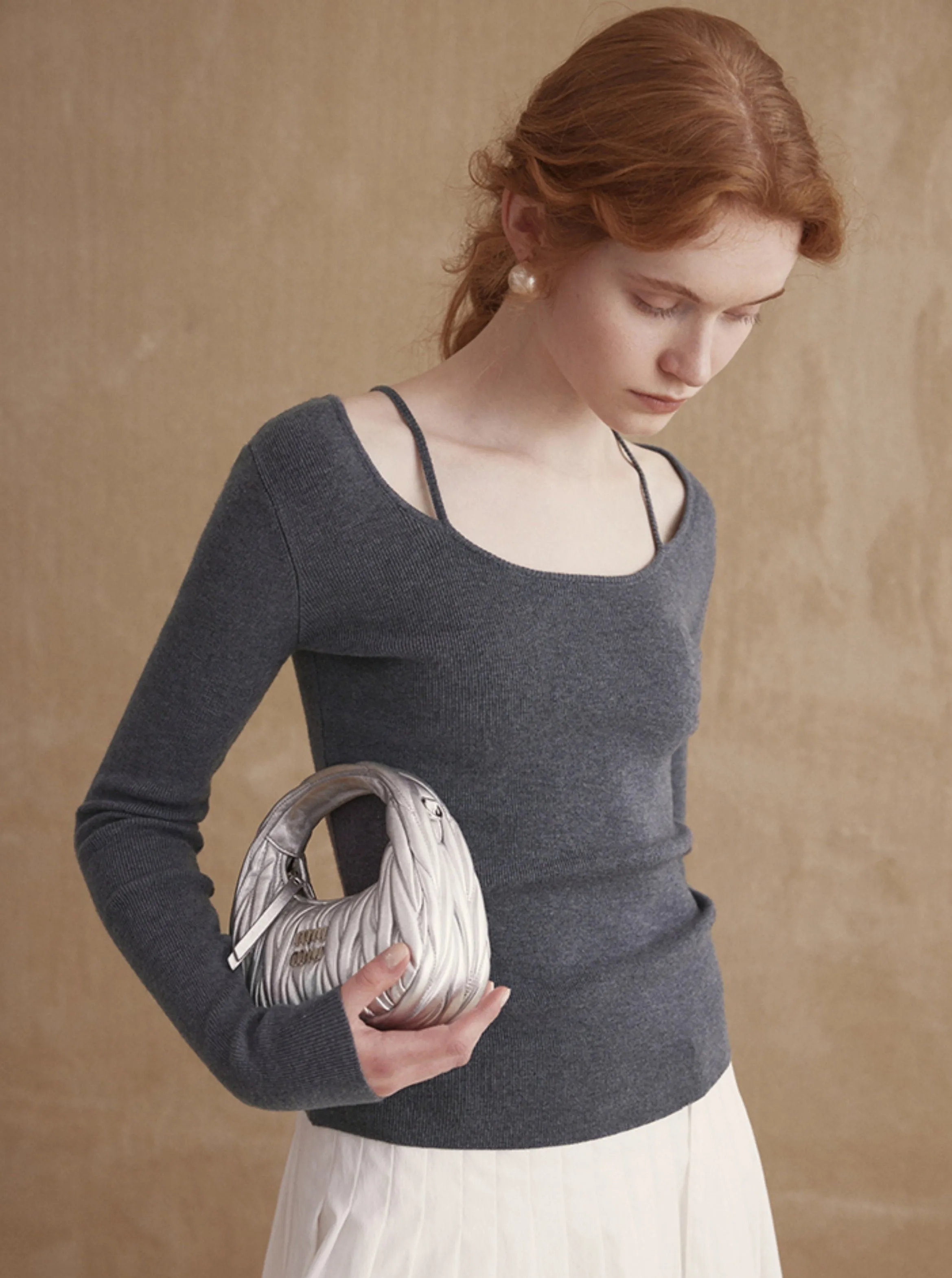 Minimalist wool slim top