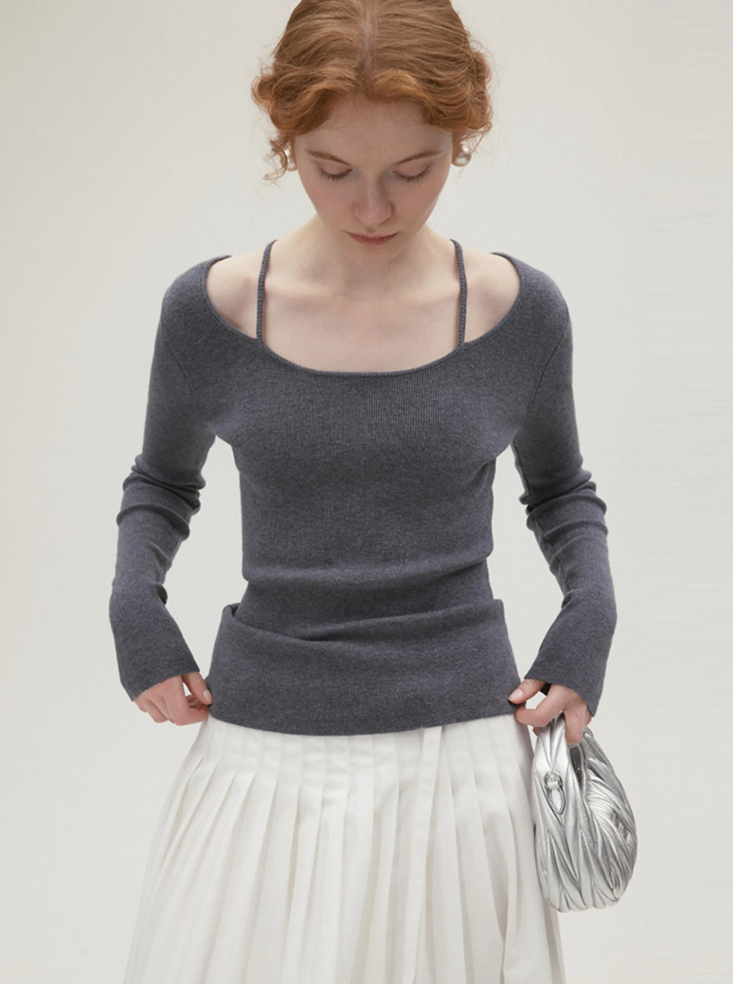 Minimalist wool slim top