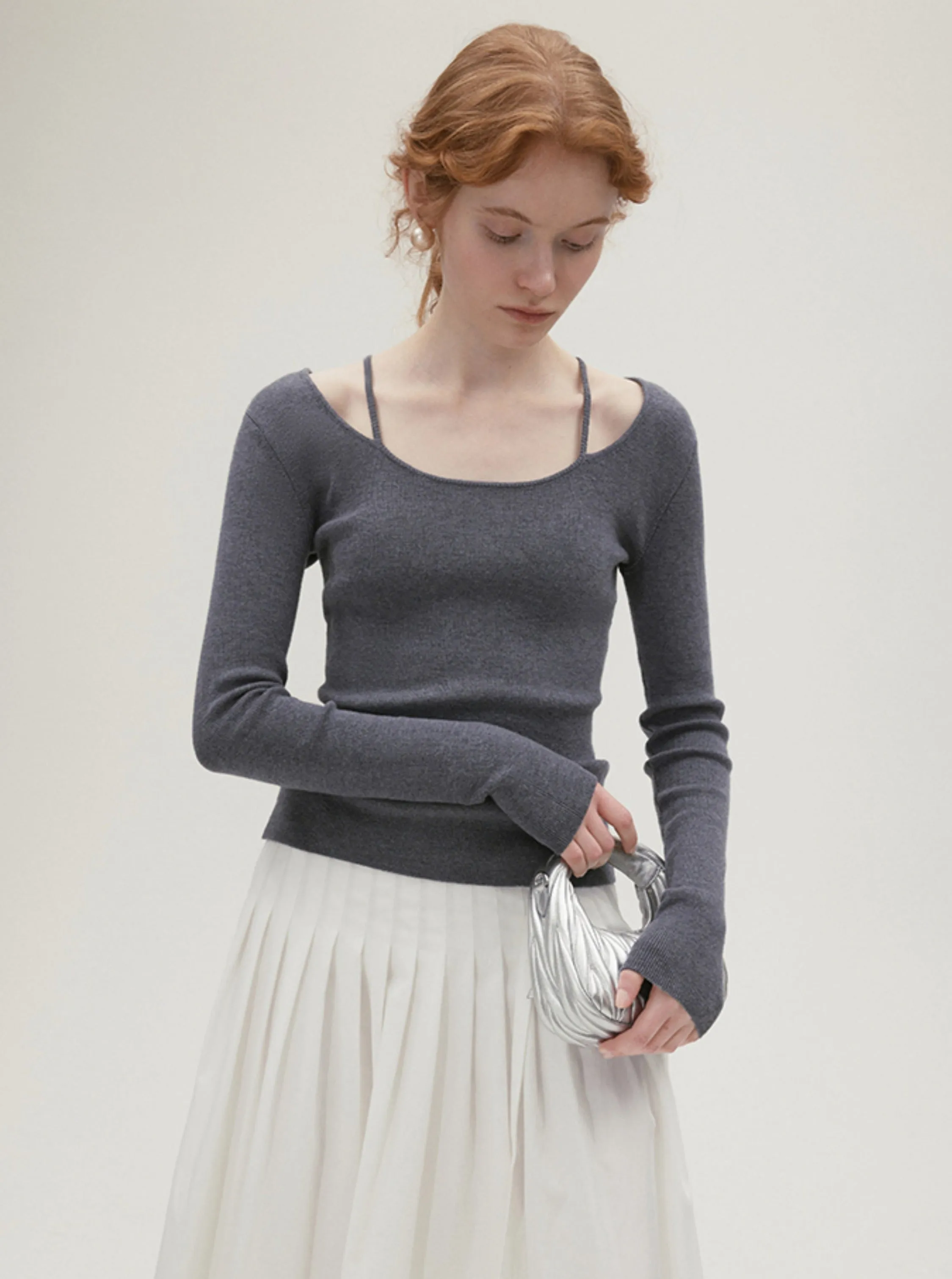 Minimalist wool slim top