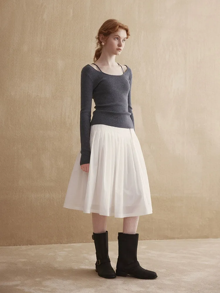 Minimalist wool slim top
