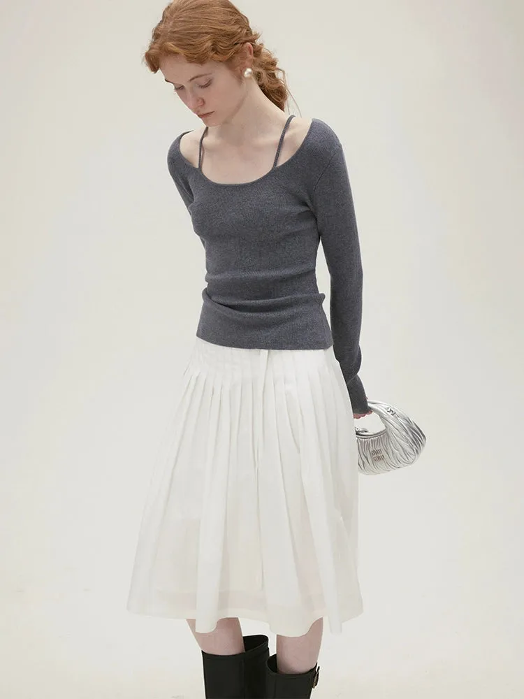 Minimalist wool slim top