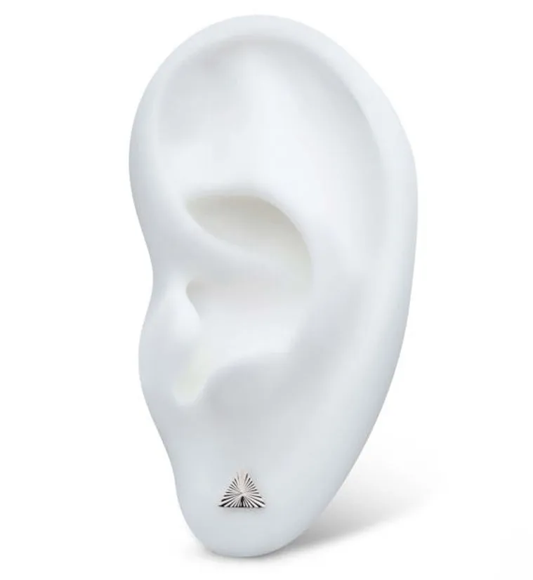 Score Triangle Internally Threaded Top