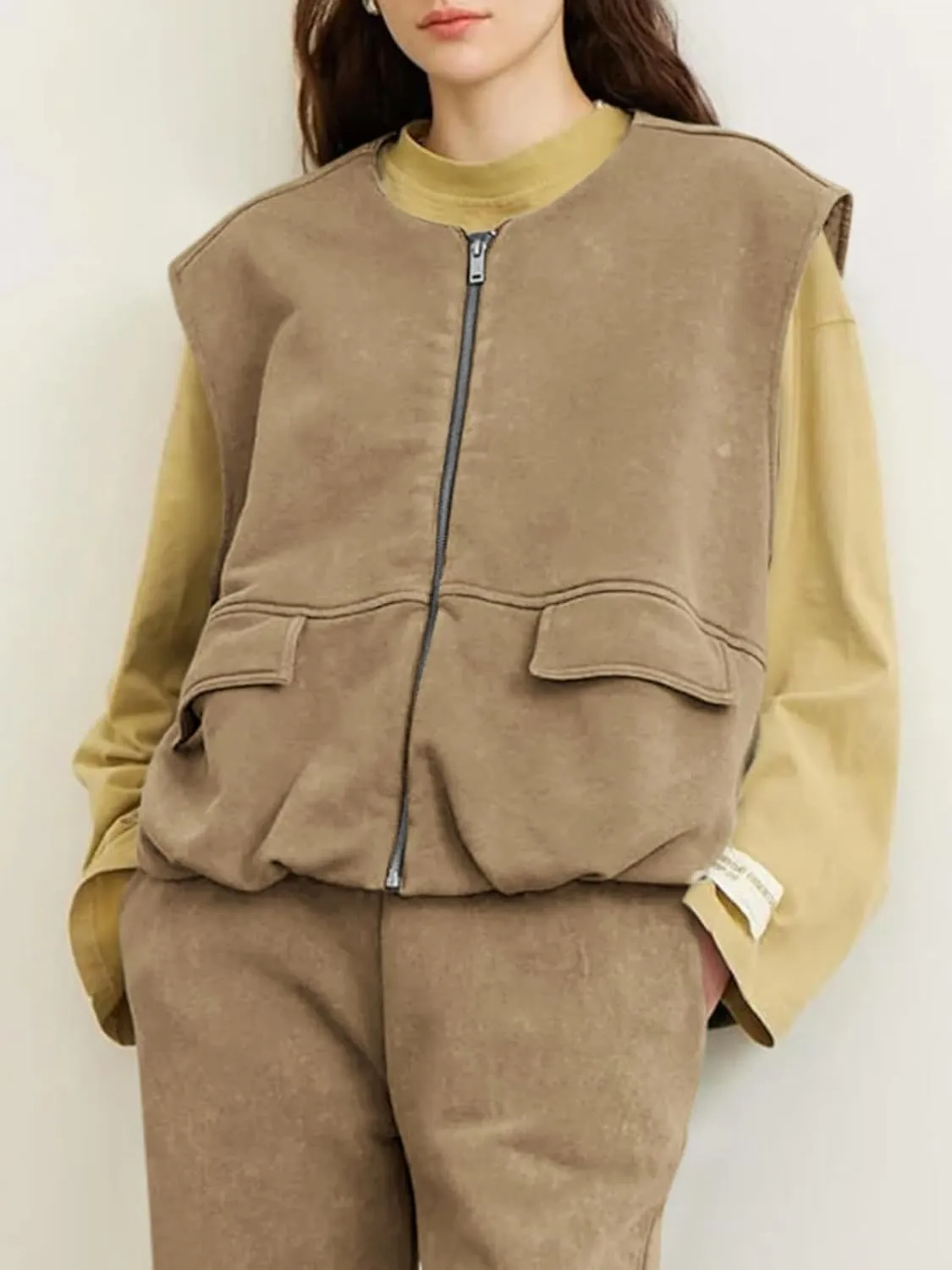 Tankaneo Womens Cargo Zip up Vest Oversized Casual Cotton Sleeveless Jackets Crew Neck Ruched Hem Gilet