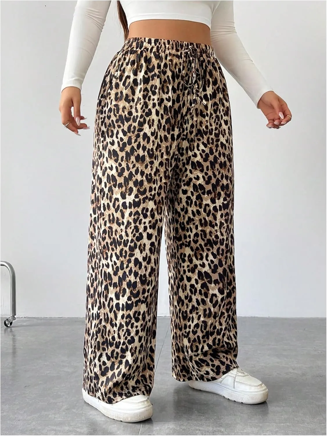 WDIRARA Women's Plus Size Leopard Print Drawstring Waist Pants Loose Wide Leg Pants with Pockets