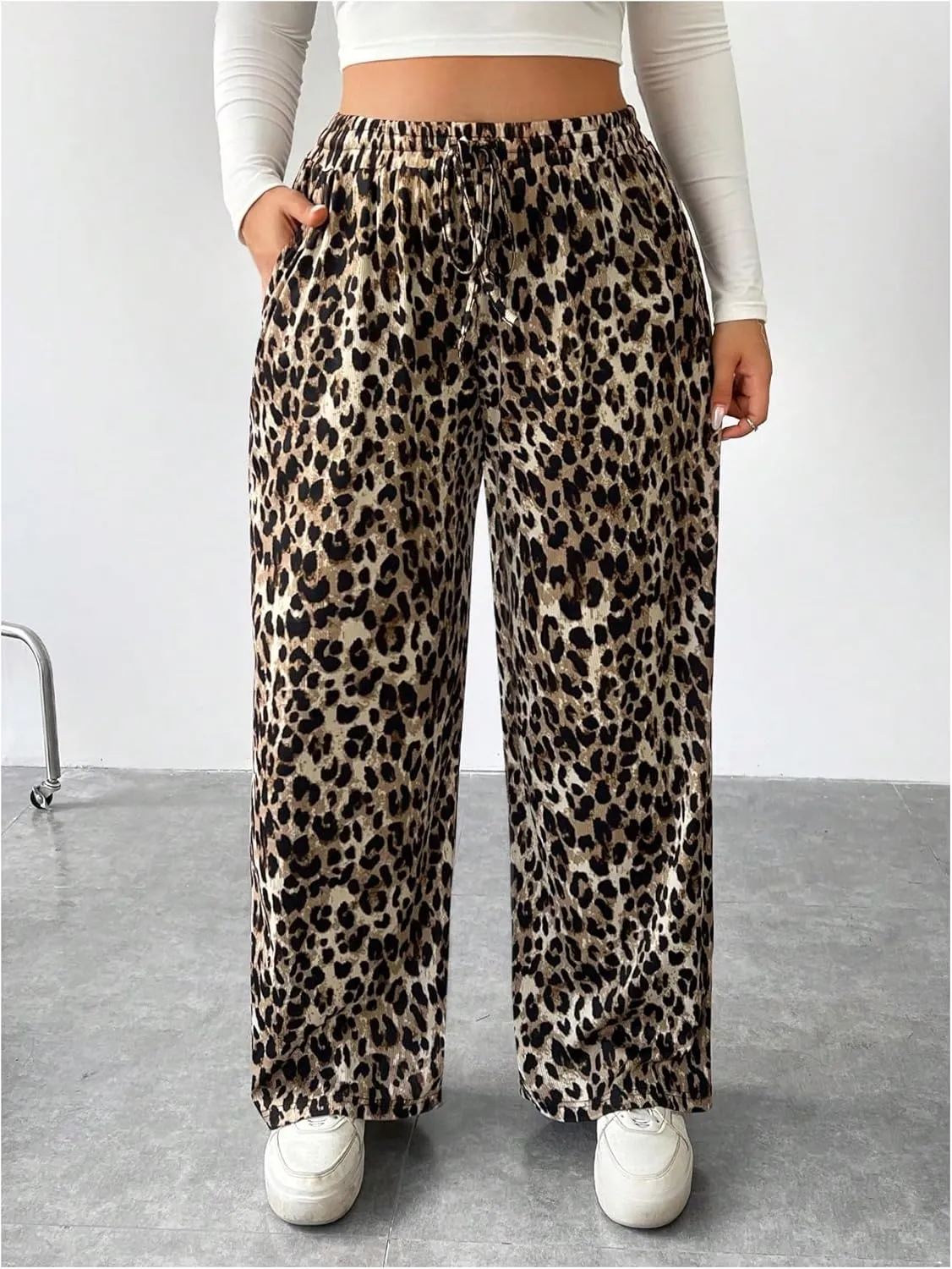 WDIRARA Women's Plus Size Leopard Print Drawstring Waist Pants Loose Wide Leg Pants with Pockets